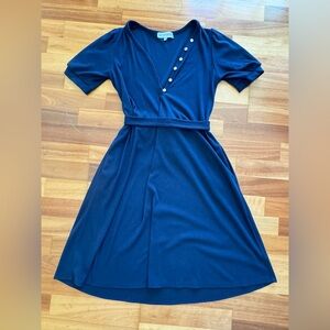 Merrick White Anywhere Henley Short Sleeved Dress with Belt in Navy Size XS